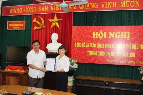 Hội nghị công bố và trao Quyết định bổ nhiệm Phó Hiệu trưởng  Trường Chính trị Nguyễn Văn Linh